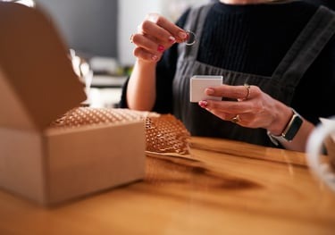 shipping jewelry min A1a52q04pZt